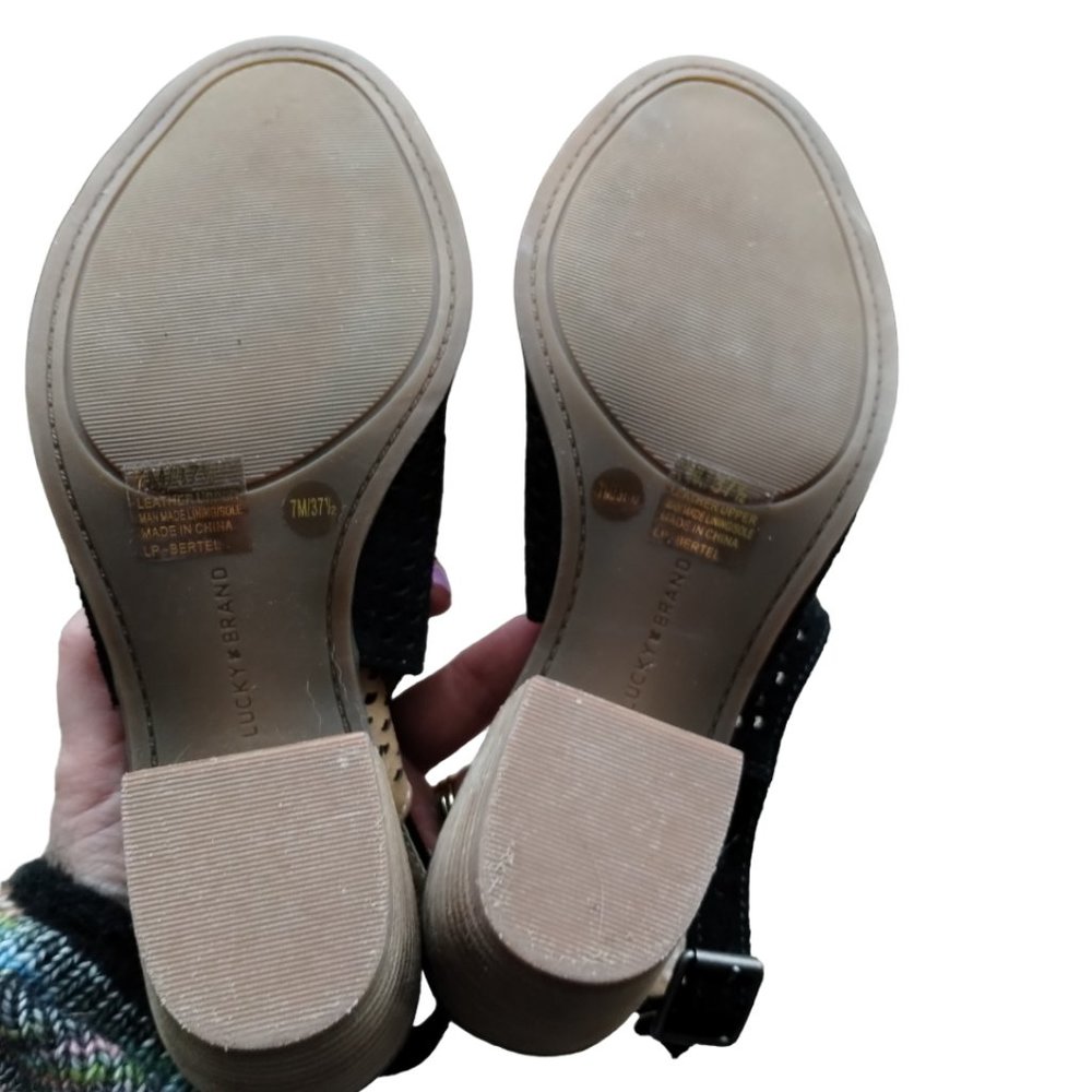 Lucky Brand Bertel Sandal Sling Back Perforated Leather Suede Block Heel Size 7 - Picture 13 of 13